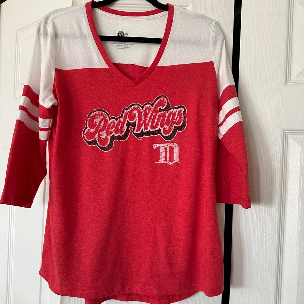 Detroit Red Wings NHL Official Licensed Product Top